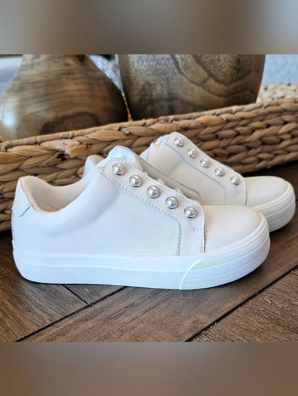 Copper Key White Leather Childrens Girl's Sneakers Shoes Pearl Accents Sz 2 & 5